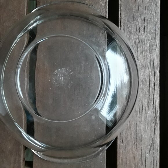 Vintage Pyrex Glass Baking Dish - Picture 3 of 4